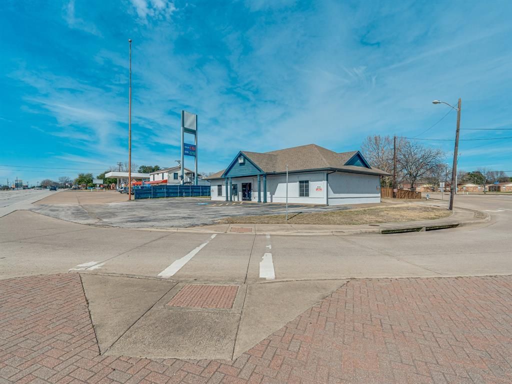 525 E Main St, Midlothian, TX 76065